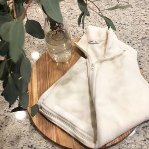 NWOT Old Navy fleece vest